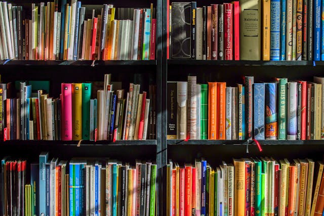 Keuntungan Cetak Buku Murah, Solusi Hemat Biaya Pengeluaran