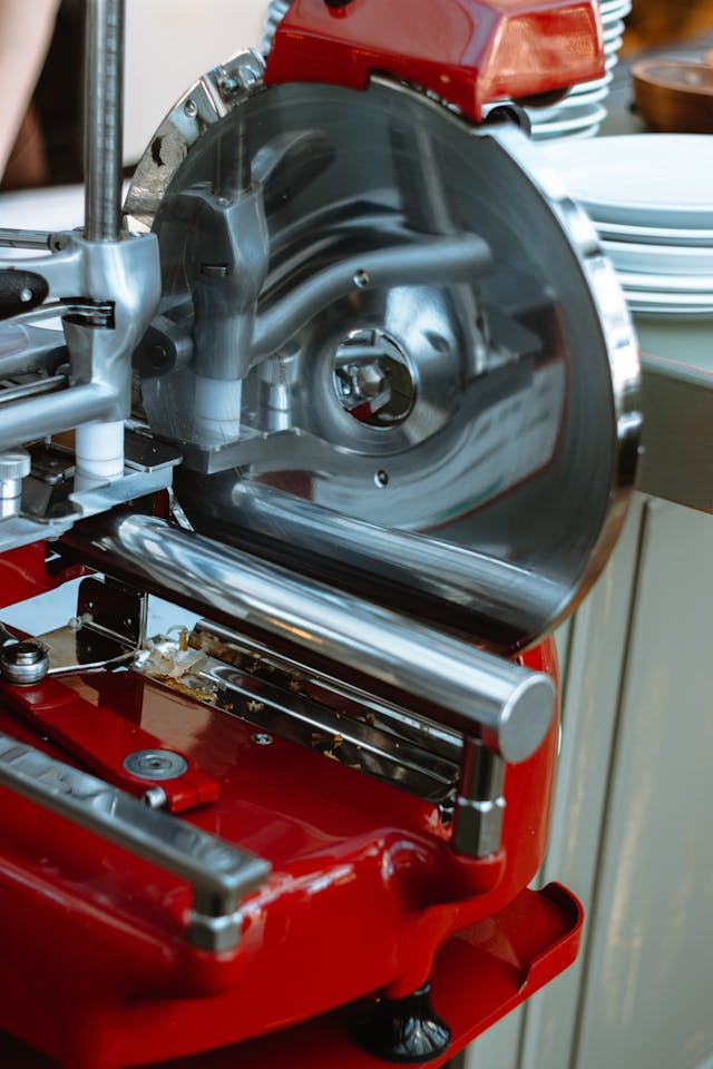 Mengenal Meat Slicer dan Cara Memakainya